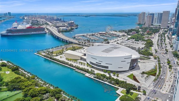 1000 Biscayne Blvd #4401 Miami, FL 33132