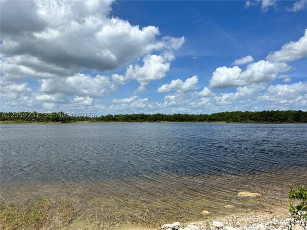 515 Shady Holw Blvd W Naples, FL 34120