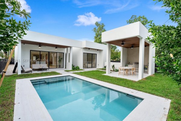 1844 SW 24th Ter Miami, FL 33145