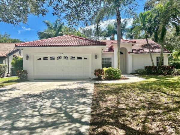 7570 NW 47th Ave Coconut Creek, FL 33073