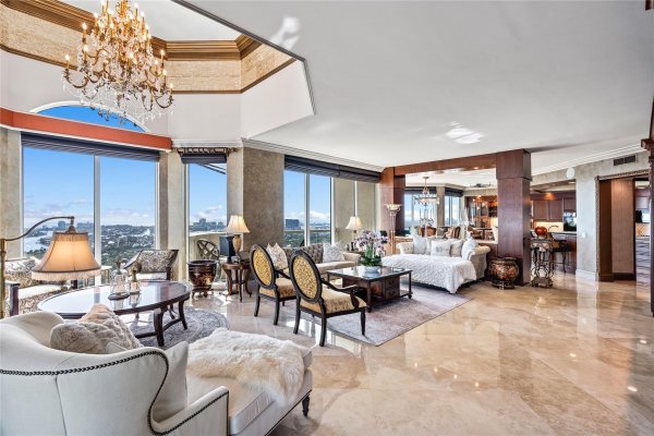 411 N New Riv Dr E #PH 39A Fort Lauderdale, FL 33301