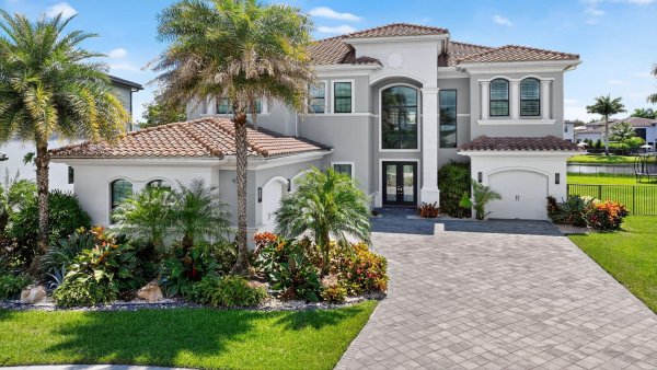 9294 Biaggio Rd Boca Raton, FL 33496