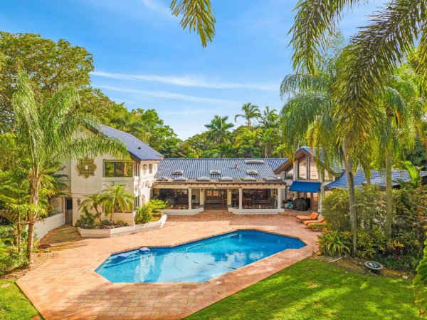 5720 SW 33rd Hollywood, FL 33312