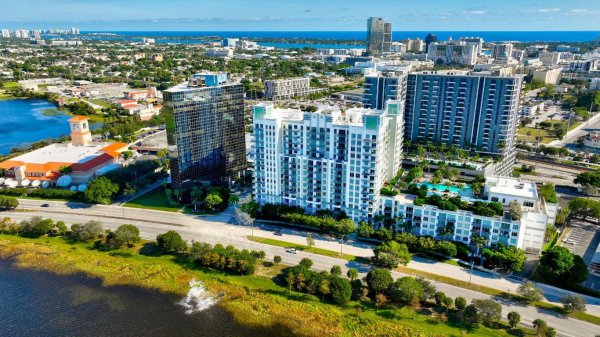 300 S Australian Ave #520 West Palm Beach, FL 33401