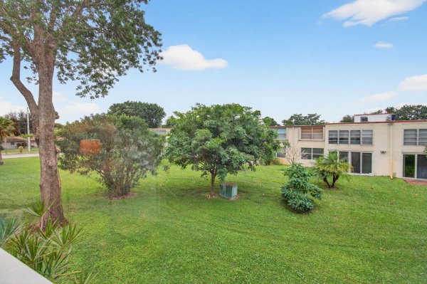 10 Willowbrook #205 Delray Beach, FL 33446