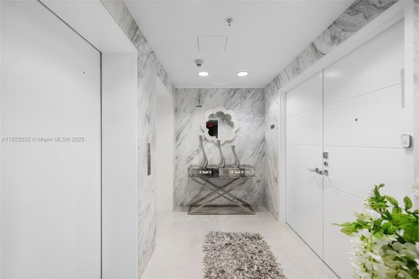 18201 Collins Ave 5306-w/2th Car Garage #5306 Sunny Isles Beach, FL 33160