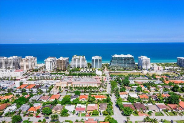 9424 - 9432 Carlyle Ave Surfside, FL 33154 9424 - 9432 Carlyle Ave Surfside, FL 33154
