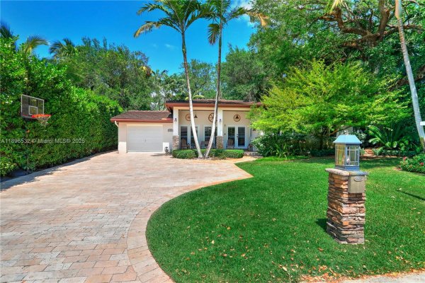 6461 SW 74th St South Miami, FL 33143