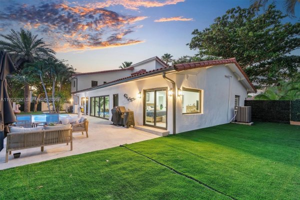 210 NE 107th Miami Shores, FL 33161