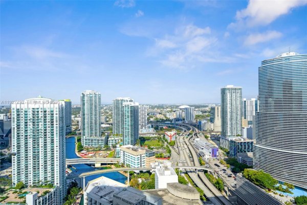 200 Biscayne Blvd Way #4311 Miami, FL 33131