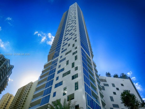 1300 Brickell Bay Dr #1110 Miami, FL 33131