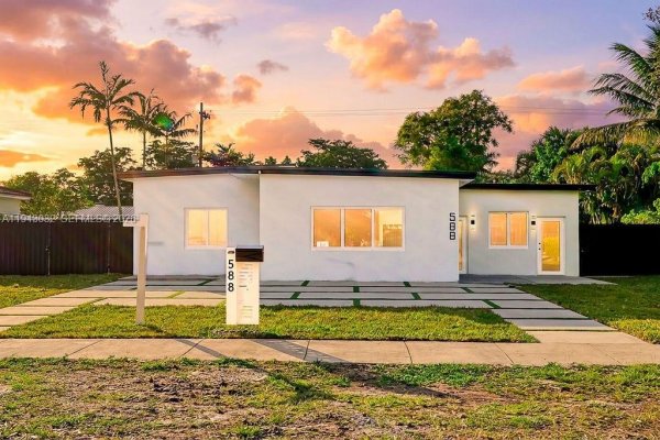 588 Palmetto Dr Miami Springs, FL 33166