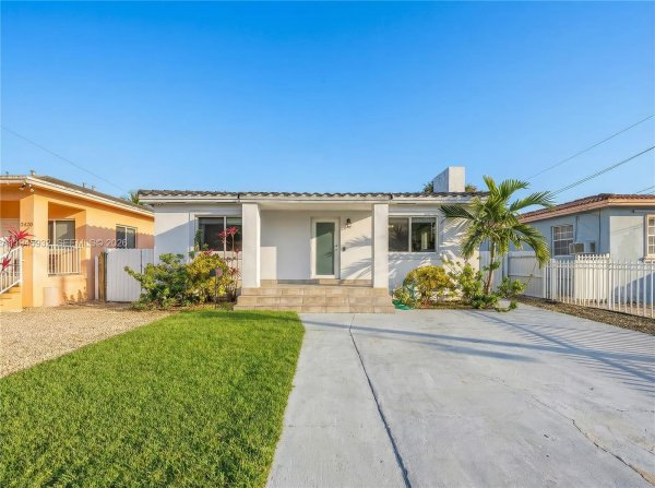 3430 NW 16th St Miami, FL 33125