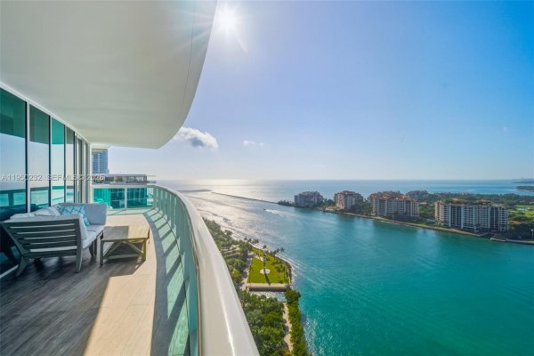 1000 S Pointe Dr #2802 Miami Beach, FL 33139