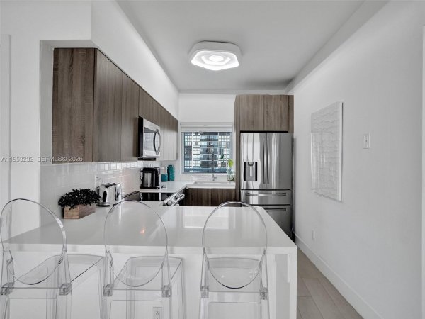 601 NE 36th St #1003 Miami, FL 33137