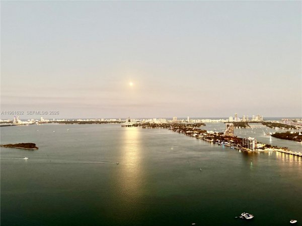 1800 N Bayshore Dr #4209 Miami, FL 33132