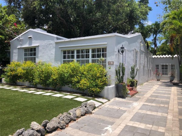 551 NE 69th St #1&2 Miami, FL 33138