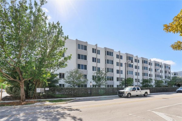 250 180th Dr #456 Sunny Isles Beach, FL 33160