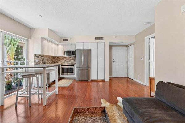 630 85th St #104 Miami Beach, FL 33141