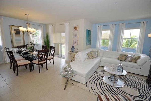 8900 NW 97th Ave #206 Doral, FL 33178