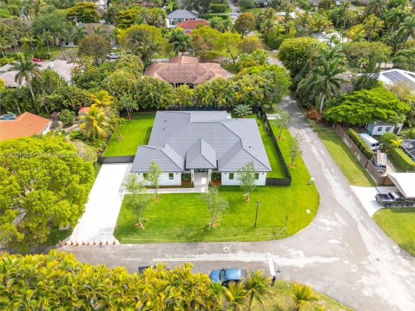 7980 SW 184th Ter Cutler Bay, FL 33157