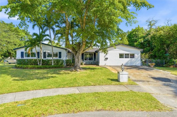 9331 SW 104th Ct Miami, FL 33176