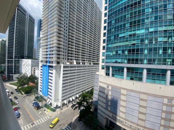 1155 Brickell Bay Dr #1202 Miami, FL 33131