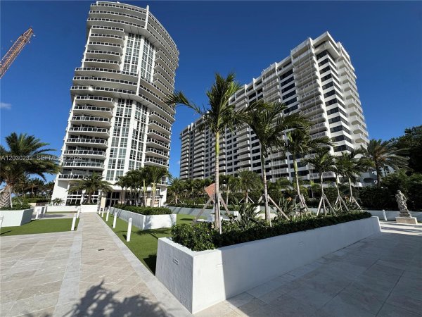 10225 Collins Ave #503 Bal Harbour, FL 33154
