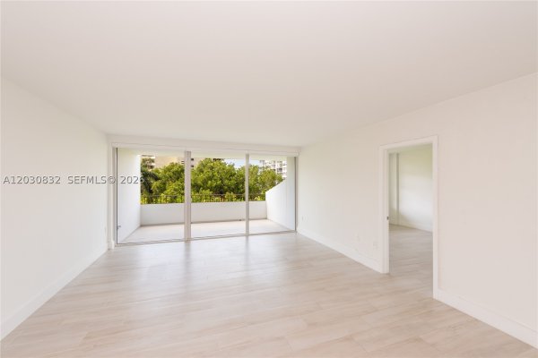 155 Ocean Ln Dr #403 Key Biscayne, FL 33149