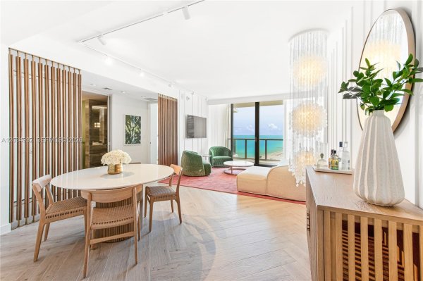 2201 Collins #1019 Miami Beach, FL 33139