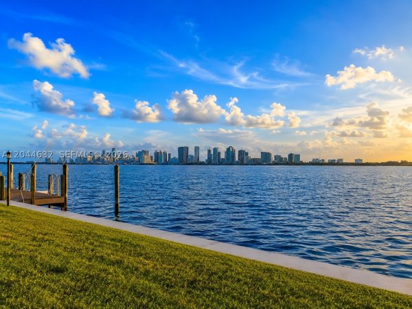 7500 W Treasure Dr North Bay Village, FL 33141