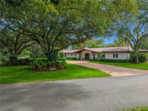 7400 SW 81st Ave Miami, FL 33143