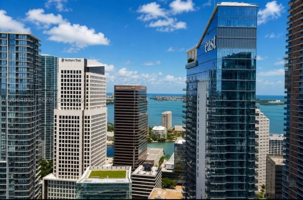88 SW 7th St #3709 Miami, FL 33130