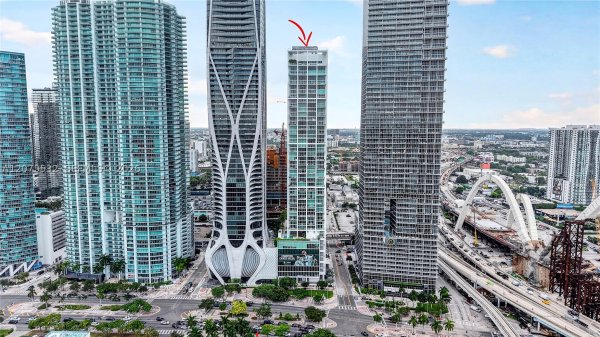 1040 Biscayne Blvd #3403 Miami, FL 33132