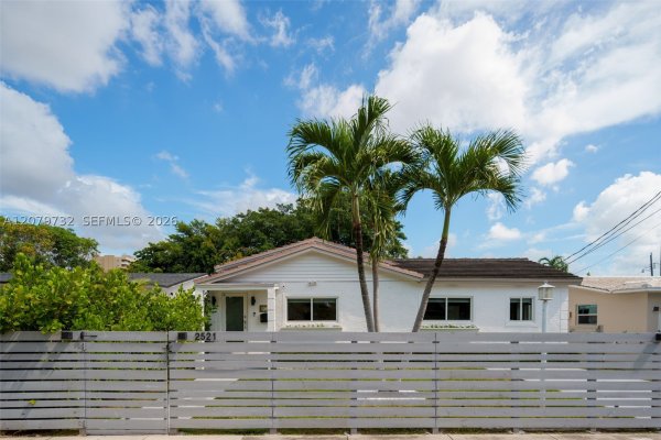 2521 SW 25th Ter Miami, FL 33133