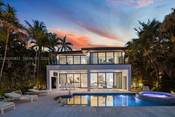 401 E Rivo Alto Dr Miami Beach, FL 33139