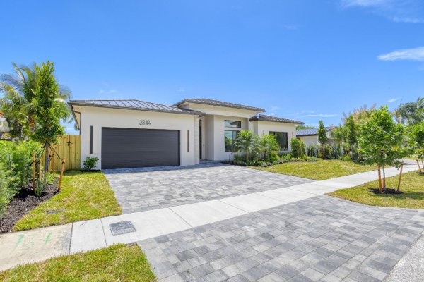 5950 NE 21st Cir Fort Lauderdale, FL 33308