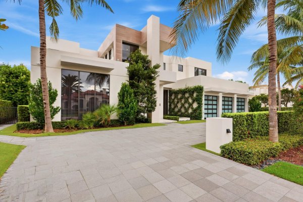 1371 Royal Palm Way Boca Raton, FL 33432