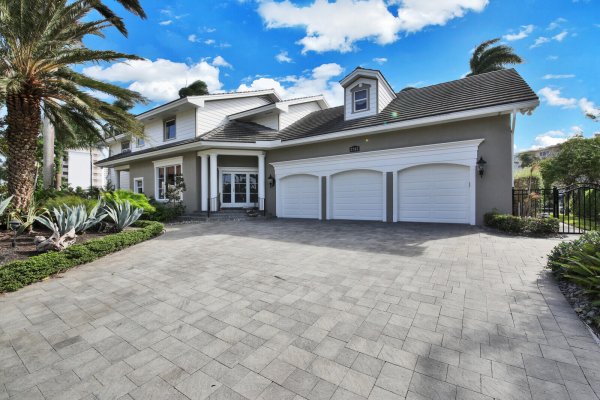 2782 NE 3rd St Pompano Beach, FL 33062