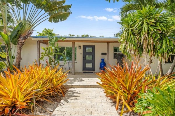 2520 Yacht Clb Fort Lauderdale, FL 33304