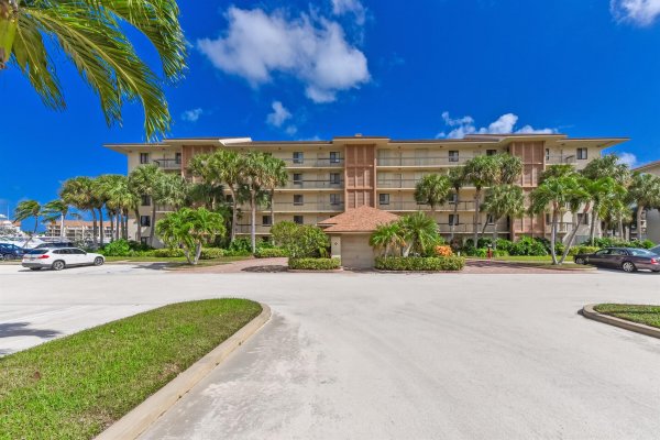 2401 Marina Isle Way #405 Jupiter, FL 33477