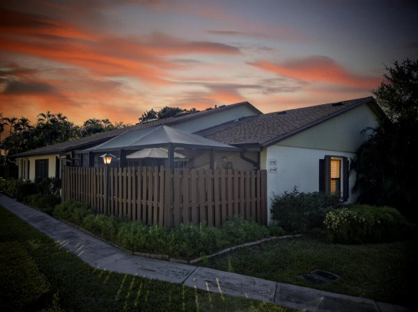 3790 Silver Lace Ln Boynton Beach, FL 33436