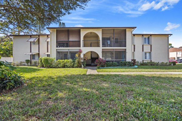 3622 La Playas Ct #B-2 Greenacres, FL 33463