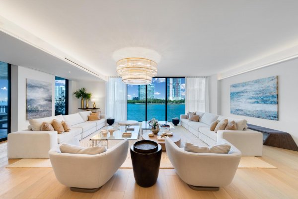 6800 Fisher Is Dr #6823 Miami Beach, FL 33109