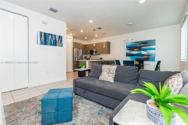 6401 NW 103rd Pl #301 Doral, FL 33178