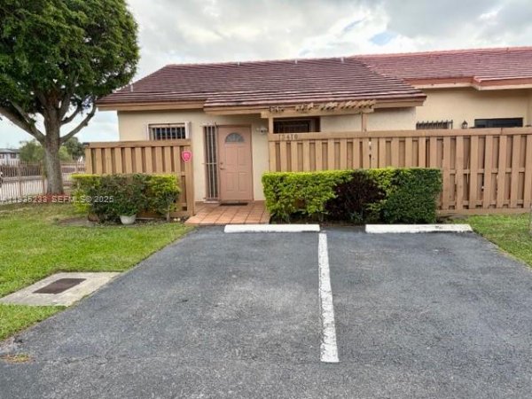 13410 SW 16th Ln #13410 Miami, FL 33175
