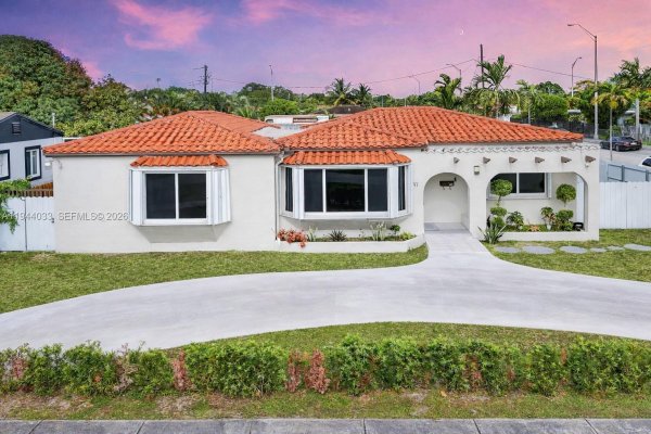 591 SE 5th St Hialeah, FL 33010