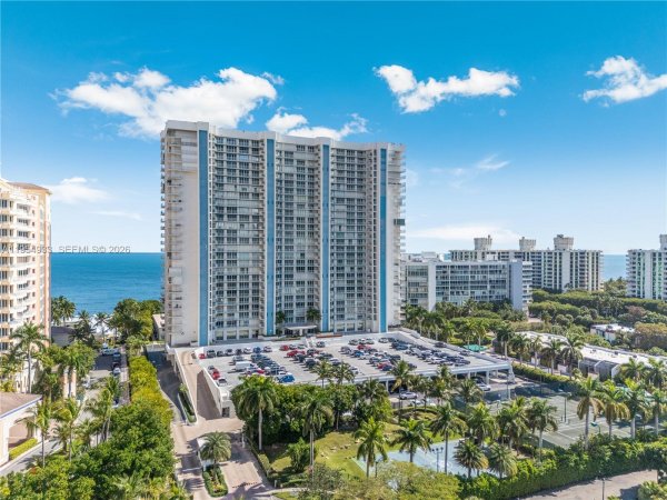 881 Ocean Dr #13C Key Biscayne, FL 33149