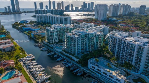 3131 NE 188th St #2-1107 Aventura, FL 33180