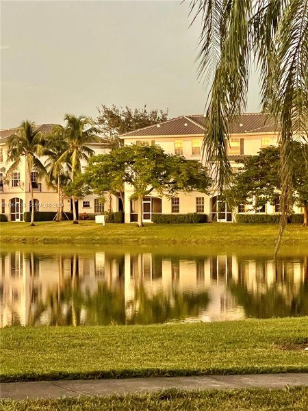 745 SW 148th Ave #815 Sunrise, FL 33325